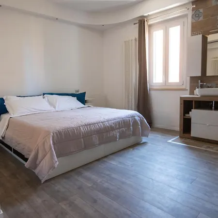Πανσιόν Host4all Palombina Falconara Marittima